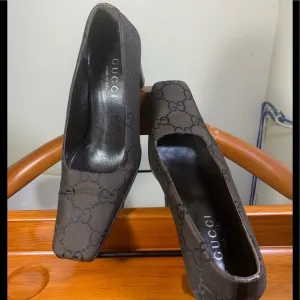 Gucci Square toe Heel shoes style #101 2398 8 35 C