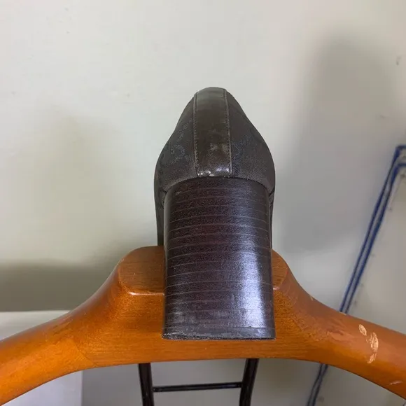 Gucci Square toe Heel shoes style #101 2398 8 35 C