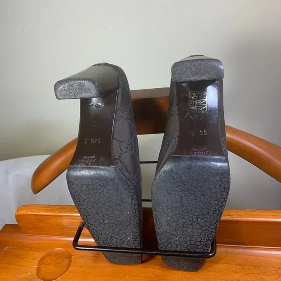 Gucci Square toe Heel shoes style #101 2398 8 35 C