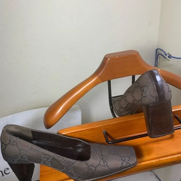 Gucci Square toe Heel shoes style #101 2398 8 35 C