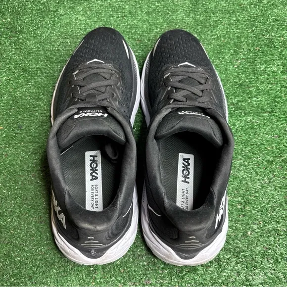 Hoka One One Clifton 8 Women's Comfort Shoes Black White Size 9.5 B
