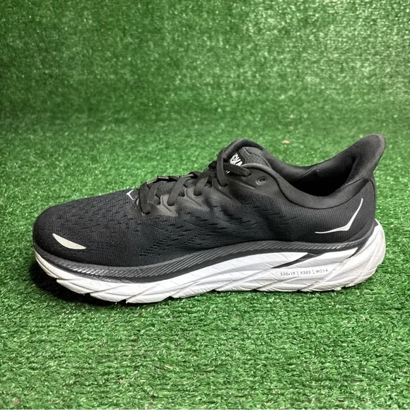 Hoka One One Clifton 8 Women's Comfort Shoes Black White Size 9.5 B