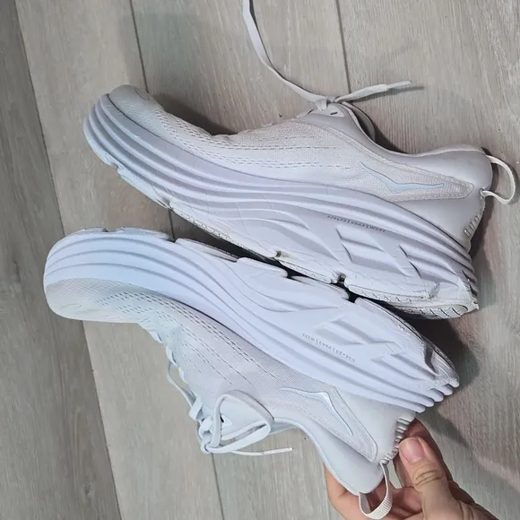 Hoka One One Women's Bondi 8 Athletic White Running Shoes Sneakers Sz 11B
