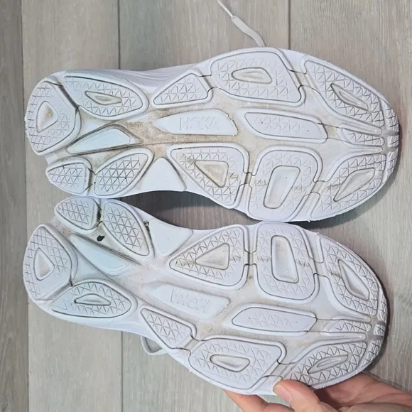 Hoka One One Women's Bondi 8 Athletic White Running Shoes Sneakers Sz 11B
