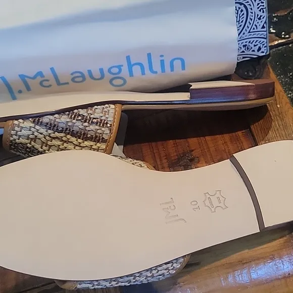 J McLaughlin Liana flat natural solid NWT new w tags comes w dust bag, box