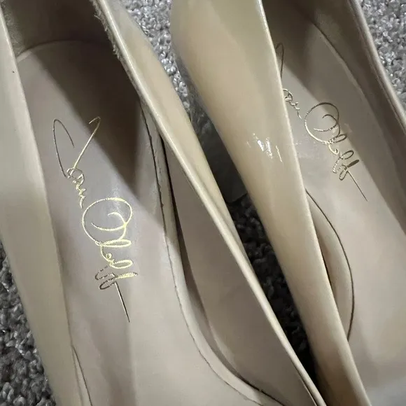Joan Oloff Nude Riley Patent Leather pointed toe block heel size 9
