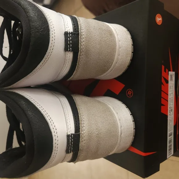 Jordan 1 High Nike Black and White Sneakers Classic Design