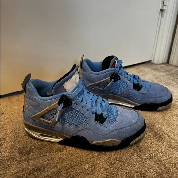 Jordan Blue Sneakers Iconic Design