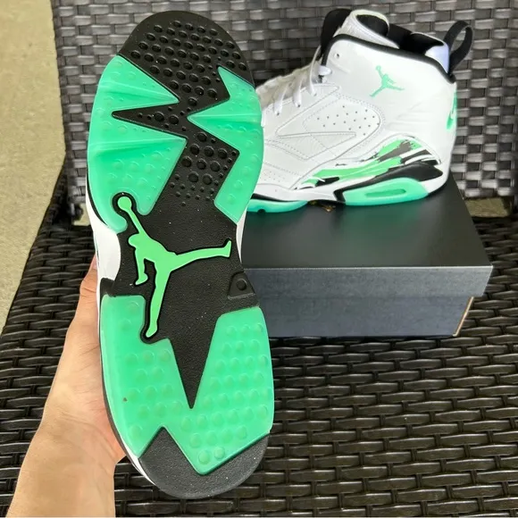 JORDAN MVP WHITE GREEN GLOW Size 13