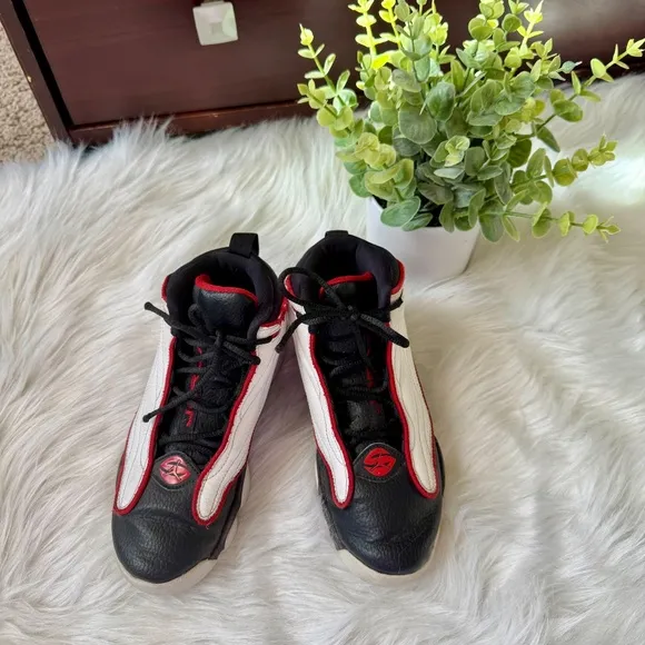 Jordan Pro Strong Mid Varsity Red Black Basketball Sneakers Size 3Y