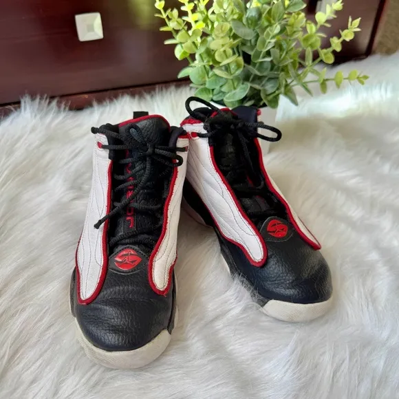 Jordan Pro Strong Mid Varsity Red Black Basketball Sneakers Size 3Y