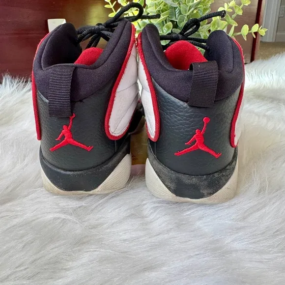 Jordan Pro Strong Mid Varsity Red Black Basketball Sneakers Size 3Y