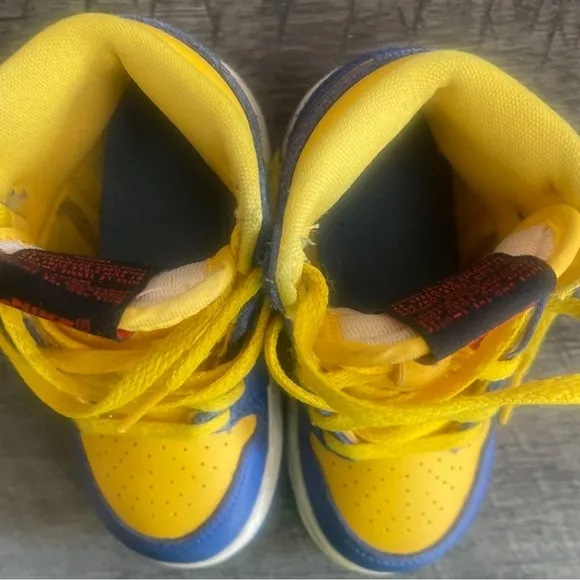 Jordan Retro 1 High OG Nike Blue and Yellow High-Top Sneakers