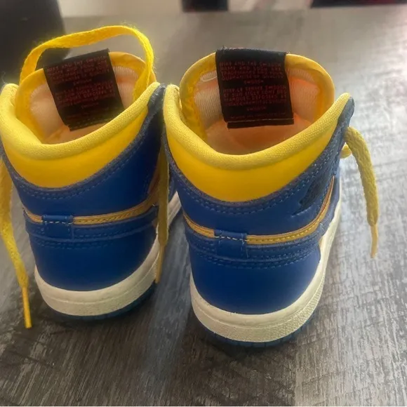 Jordan Retro 1 High OG Nike Blue and Yellow High-Top Sneakers
