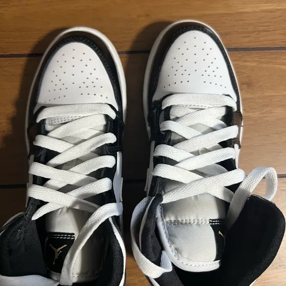 Jordan White Black Gold Sneakers. No original shoe box