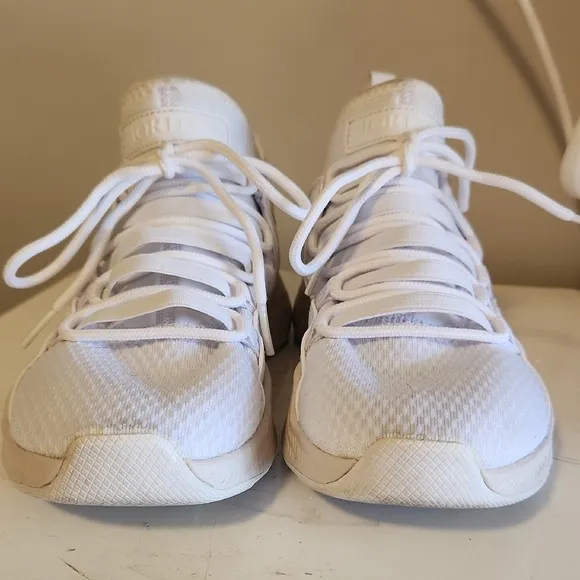 Jordan White Sneakers with Textured Fabric and Heel Support