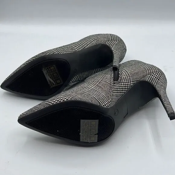 Journee collection Demmi Plaid size 7