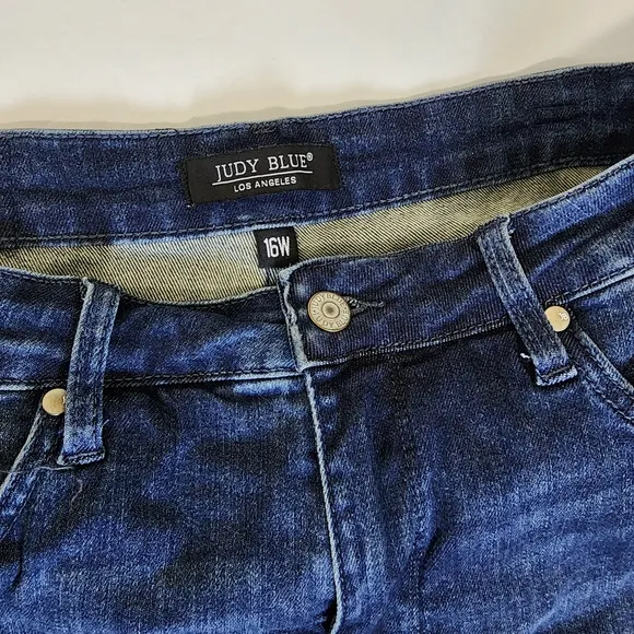 Judy Blue Jeans Hear Me Out Mid Rise Tummy Control Top Straight Leg