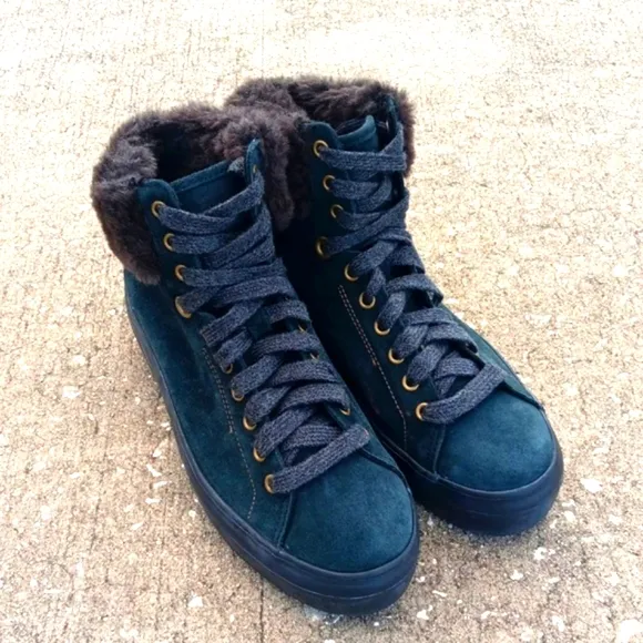 Keds Green Sneakers with High-Top Design and Soft Material