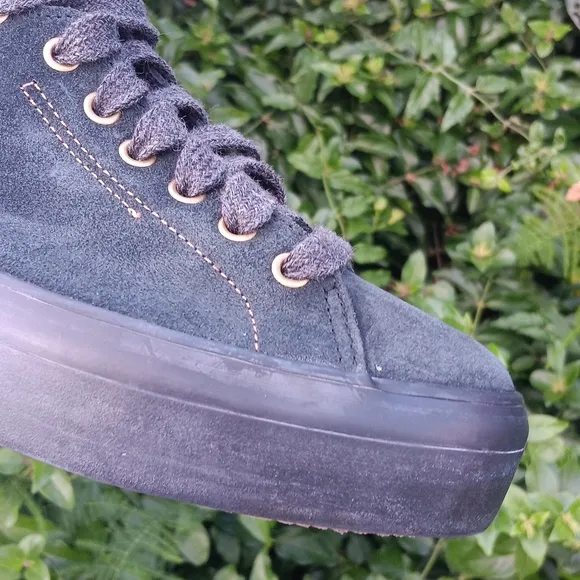 Keds Green Sneakers with High-Top Design and Soft Material