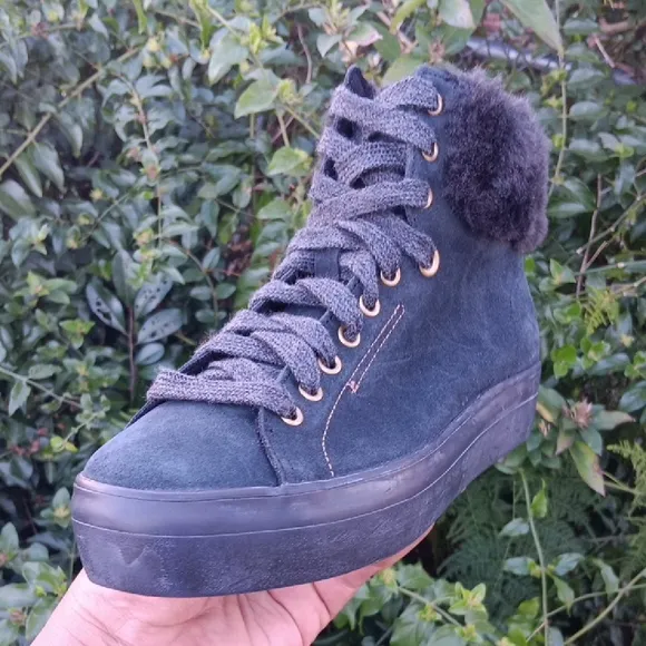 Keds Green Sneakers with High-Top Design and Soft Material
