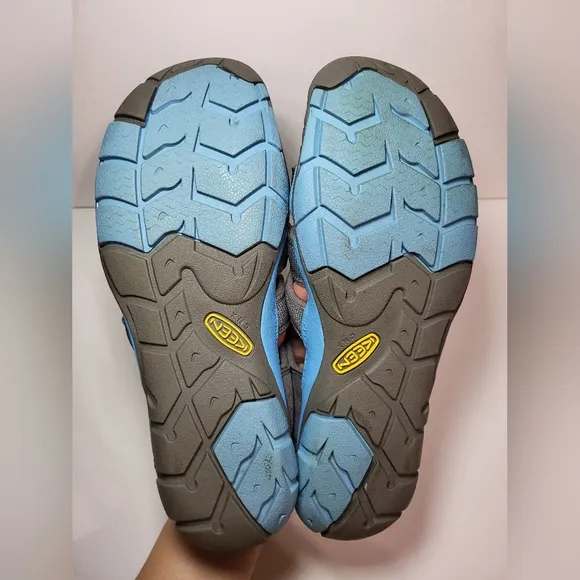 KEEN Clearwater CNX Multi-Sport Sandals Women's Size 9.5 Gray/Blue