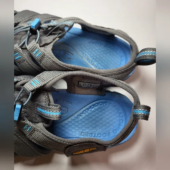 KEEN Clearwater CNX Multi-Sport Sandals Women's Size 9.5 Gray/Blue