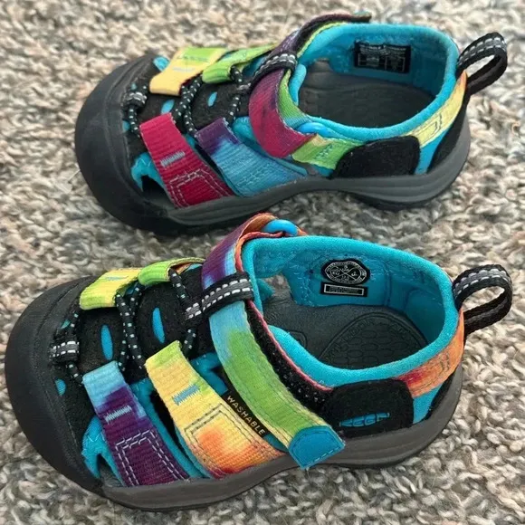 KEEN Newport H2 Closed Toe Water Sandals