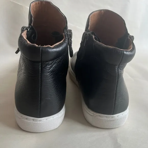 Kenneth Cole Gentle Souls Carter Leather Mid Top Cushioned Comfy Black Sneakers