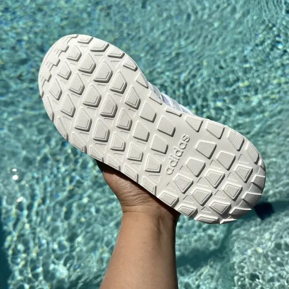 KID'S Adidas Questar Flow J Footwear White G26773