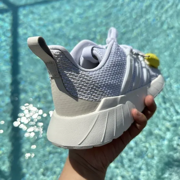 KID'S Adidas Questar Flow J Footwear White G26773