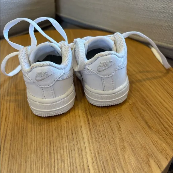 Kids White Nike air force 1 Sneakers