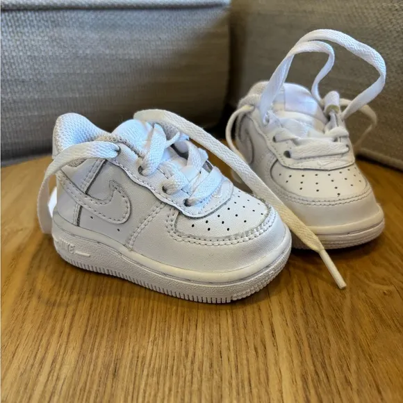 Kids White Nike air force 1 Sneakers