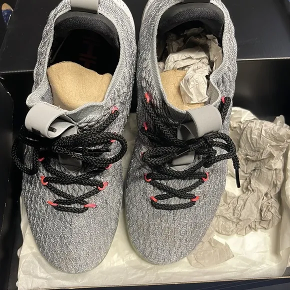Lebron XV Low