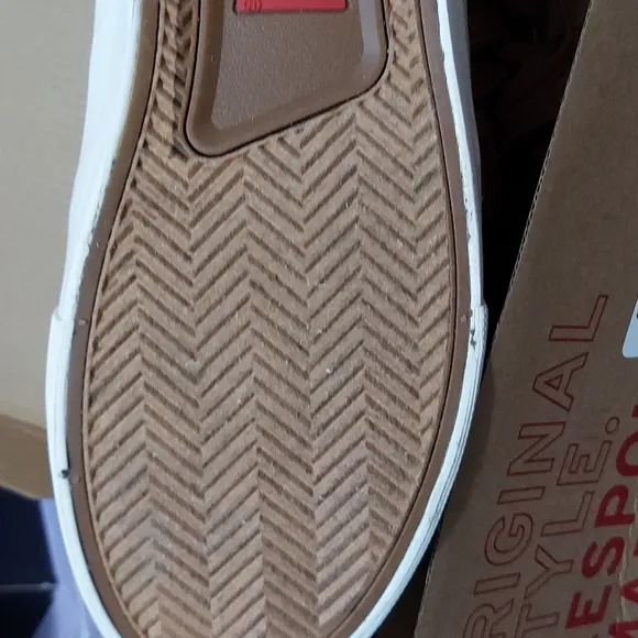 Levi's Men's Munro Retro Low-Top Sneakers Men's Shoes. Slightly used