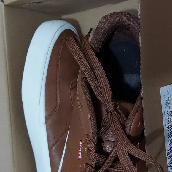 Levi's Men's Munro Retro Low-Top Sneakers Men's Shoes. Slightly used