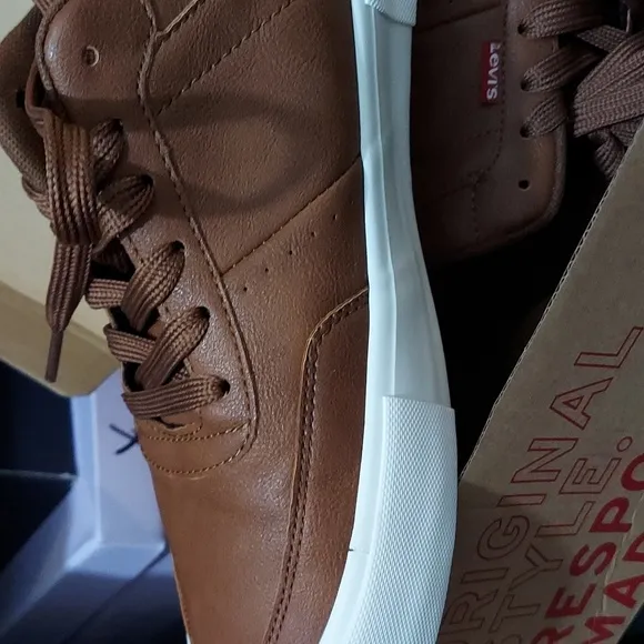 Levi's Men's Munro Retro Low-Top Sneakers Men's Shoes. Slightly used