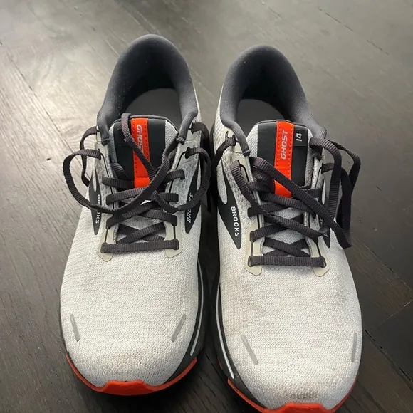 Like NEW-Brooks Men’s Ghost Cushion Sneakers Sz. 10.5 (worn 1 time)