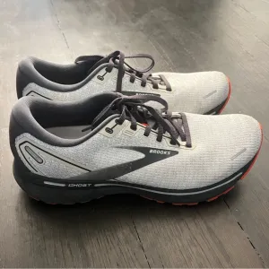 Like NEW-Brooks Men’s Ghost Cushion Sneakers Sz. 10.5 (worn 1 time)