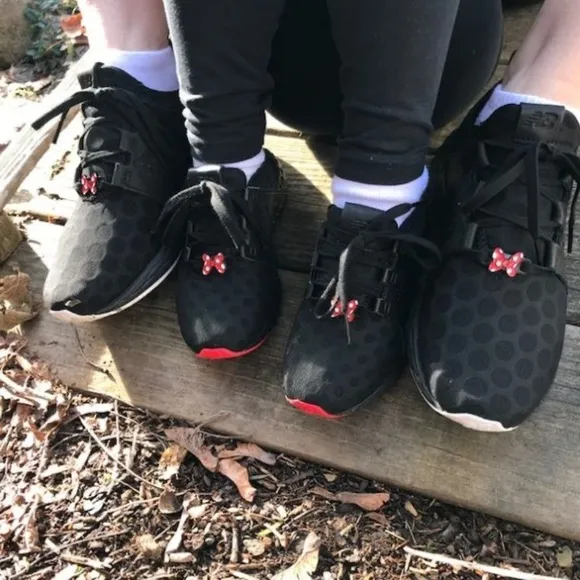 Limited Edition New Balance X Disney Minnie Rocks The Dots Sneakers in Black