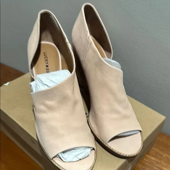 Lucky Brand Women's Peep Toe Shoes - maple sugar