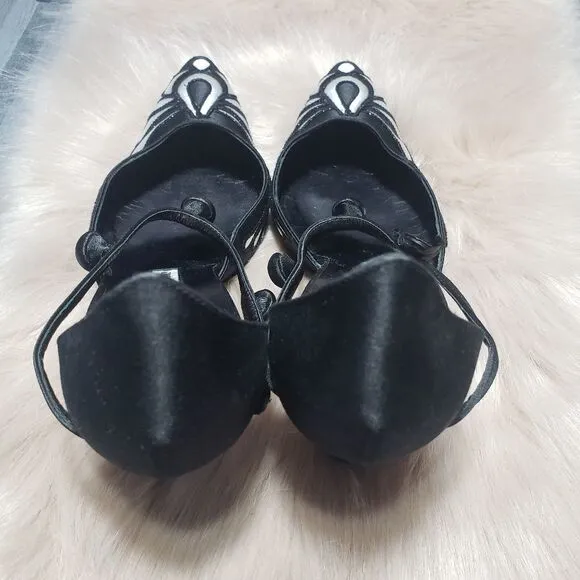 Manolo Blahnik Pointed Toe Black White Satin shoes