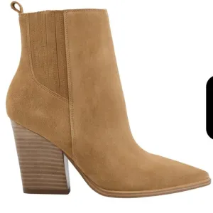 ✅MARC FISHER MARIEL HEELED WESTERN BOOTIE