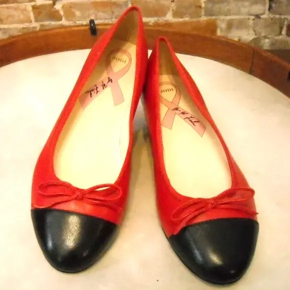 MARC FISHER sz 8 JODI red &amp; black NWOT Chanel style flat breast Cancer awareness