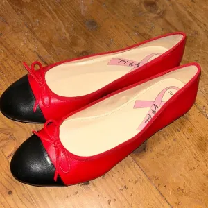 MARC FISHER sz 8 JODI red &amp; black NWOT Chanel style flat breast Cancer awareness