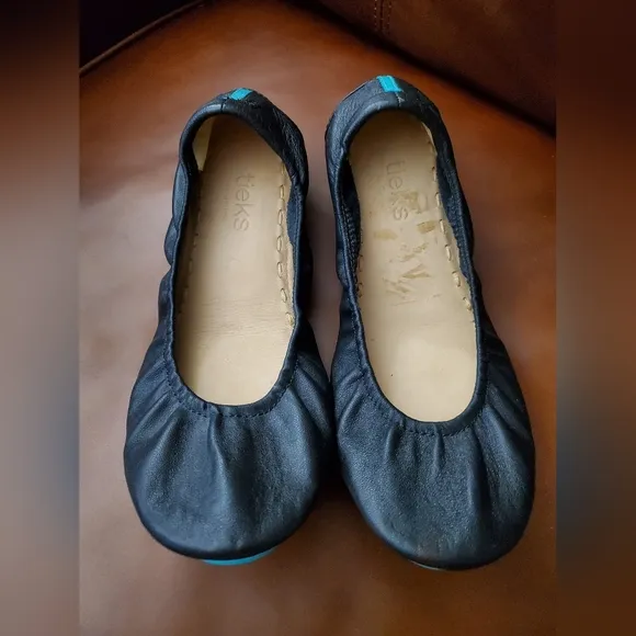 Matte black ballet flat Tieks, size 7 Like New