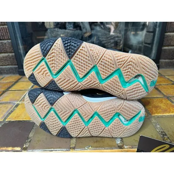 Mens 8 Nike Kyrie 4 Pitch Blue Metallic Gold Basketball Sneakers 943806-403