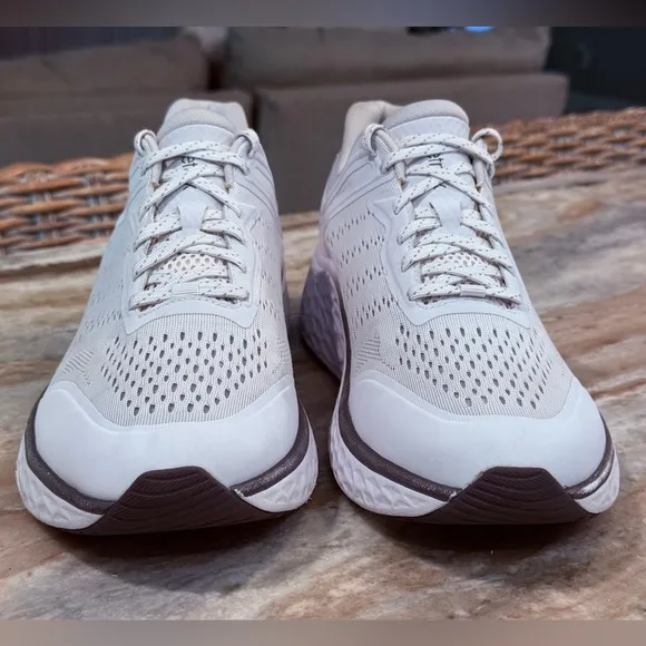 Men’s AETREX Chase Arch Support Sneakers- Size 45