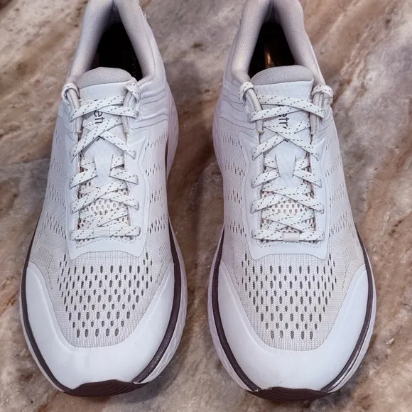Men’s AETREX Chase Arch Support Sneakers- Size 45