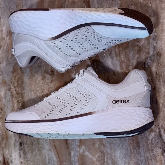 Men’s AETREX Chase Arch Support Sneakers- Size 45